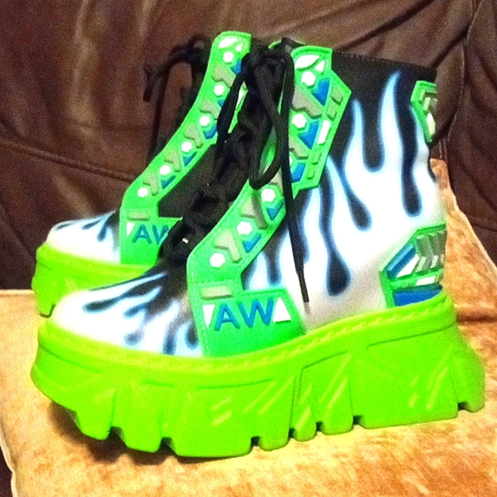 Brand new platform sneakers